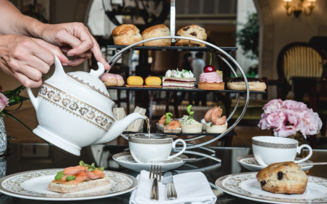 Au Waldorf Astoria de Jérusalem, le thé est servi tous les après-midi (Courtoisie : Waldorf Astoria)