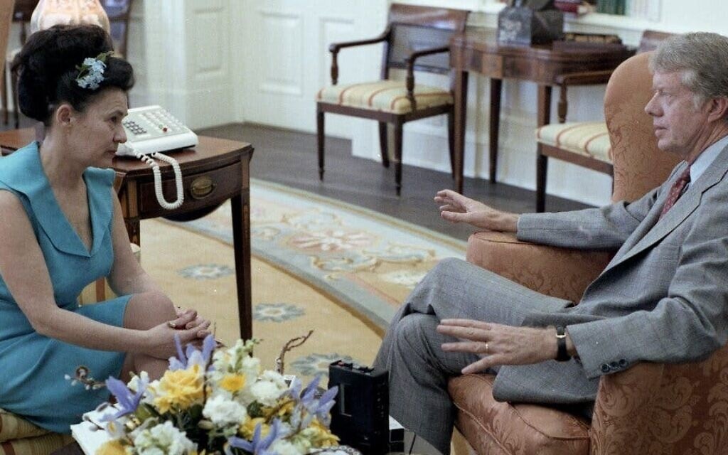 Trude Feldman interviewe Jimmy Carter à la Maison Blanche en 1978. (Jimmy Carter Presidential Library) Trude Feldman interviewe Jimmy Carter à la Maison Blanche en 1978. (Jimmy Carter Presidential Library)
