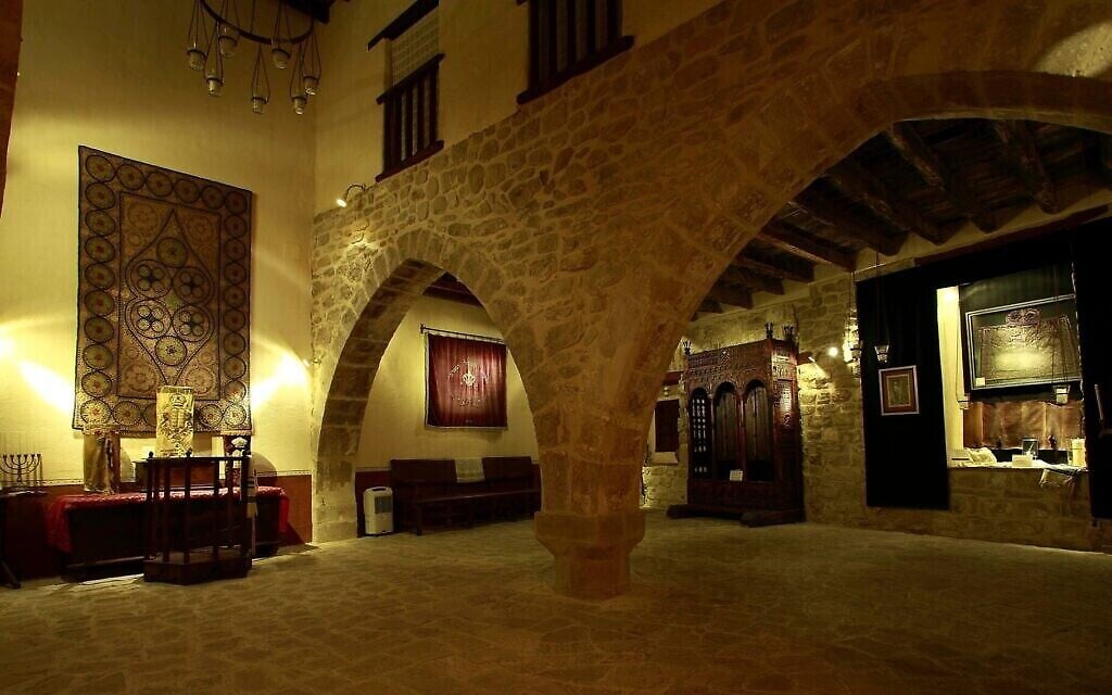 Vue de la salle principale de la « Synagogue de l’Eau » à Úbeda, Espagne. (Andrea Pezzini/ via JTA)