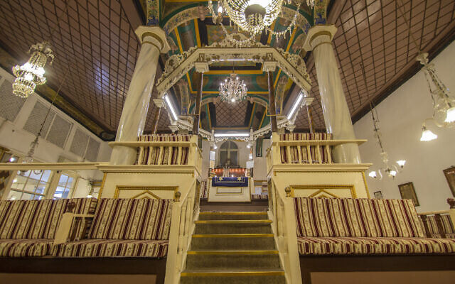 La synagogue Bikur Holim à Izmir, en Turquie. (Nesim Bencoya/via JTA)