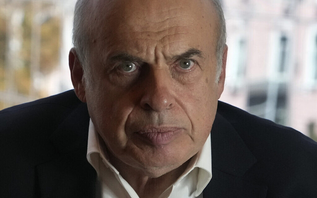 Natan Sharansky, militant israélien des droits de l'homme et président du Centre commémoratif de Babyn Yar, à Kiev, en Ukraine, le 6 octobre 2021. (Crédit : Efrem Lukatsky/AP Photo) Natan Sharansky, militant israélien des droits de l'homme et président du Centre commémoratif de Babyn Yar, à Kiev, en Ukraine, le 6 octobre 2021. (Crédit : Efrem Lukatsky/AP Photo)