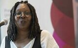 L'actrice Whoopi Goldberg prend la parole lors de l'inauguration de l'exposition "Planète ou plastique ?", mardi 4 juin 2019 au siège des Nations unies. (AP Photo/Mary Altaffer)