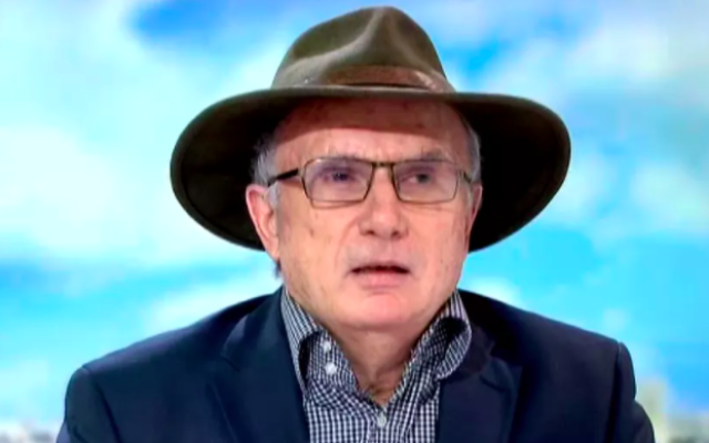 L'historien et politologue Jacques Semelin sur le plateau du 13H de France 2, le 10 mai 2016. (Crédit : Culturebox / Capture d'écran)