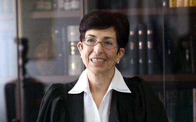 La juge Dvora Berliner, quand elle était présidente de la Cour de district de Tel Aviv en 2010. (Crédit : Yossi Zamir/Flash 90)