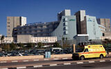 Illustration : Vue de l'hopital Soroka à Beer Sheva, le 23 décembre 2013. (Crédit : Flash90)