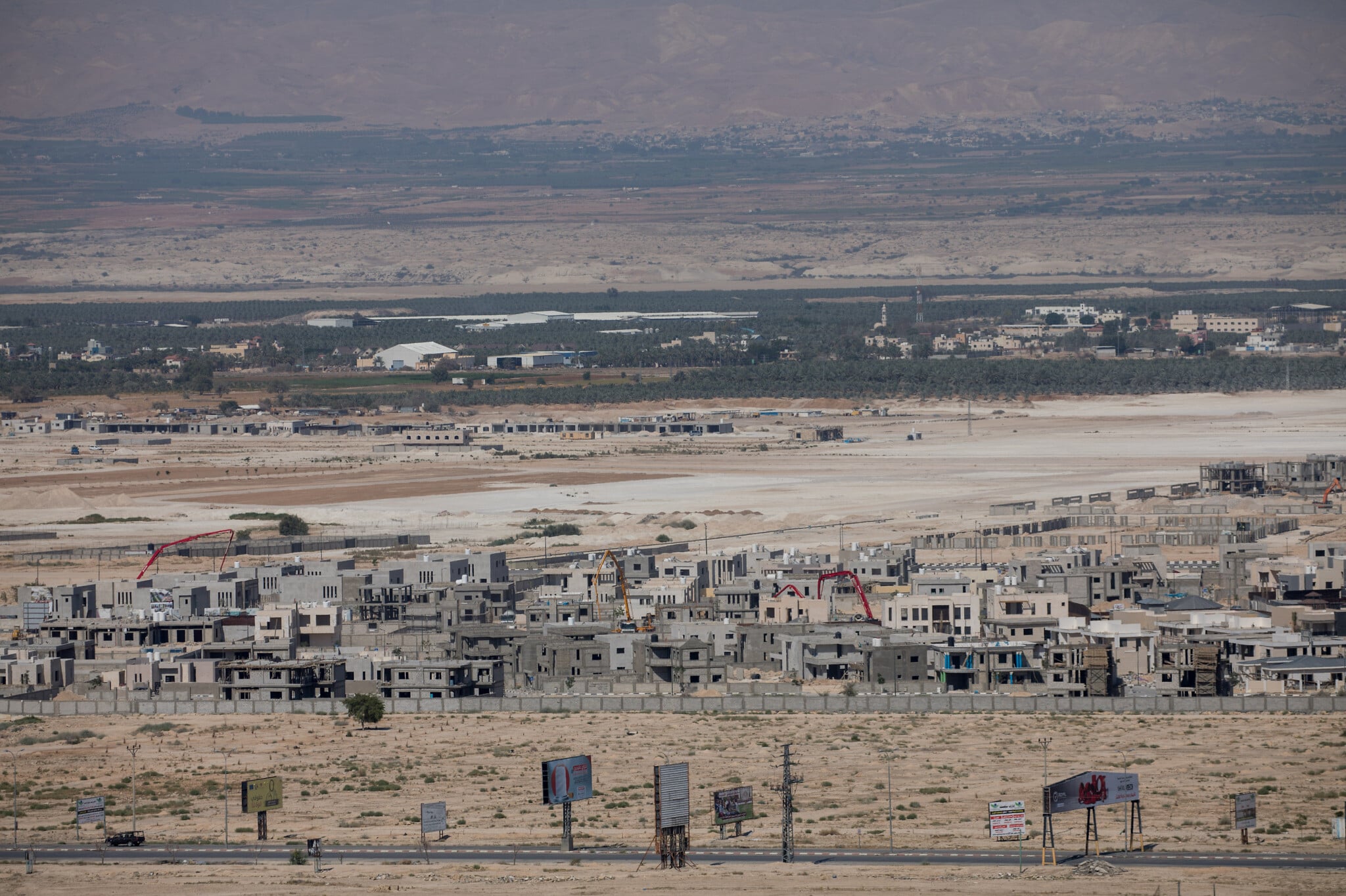 Israël suspend des travaux de construction palestiniens dans la région de Jéricho : l'Administration civile a confisqué une pelleteuse dans le cadre de l'élargissement des pouvoirs de l'Autorité israélienne des Antiquités. Photo : The Times of Israel (illustration).