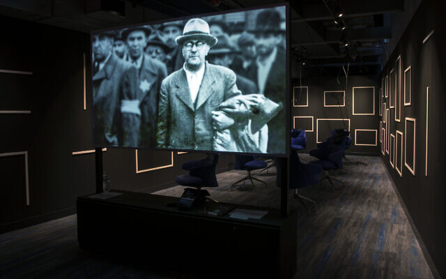 L'exposition de réalité virtuelle ‘The Journey Back’ au musée de la Shoah de Chicago. (Autorisation/ Emily Mohney)