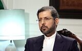 Le porte-parole du ministère iranien des Affaires étrangères Saeed Khatibzadeh pendant une interview, en novembre 2020. (Capture d'écran)