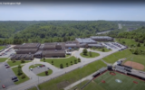 Capture d'écran du Huttington High School en Virginie occidentale. (Capture d'écran : YouTube)