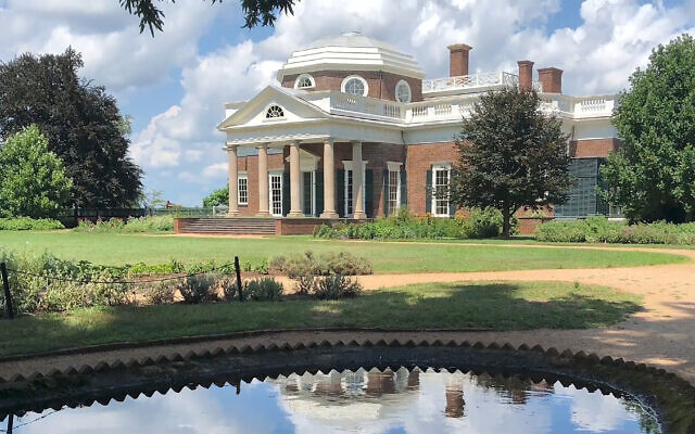 Extérieur de Monticello (Crédit: PerlePress Productions)