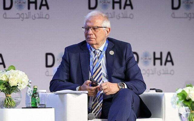 Le haut représentant de l'UE pour les affaires étrangères et la politique de sécurité, Josep Borrell, participe à une session plénière intitulée "Transformer pour une nouvelle ère", lors du Forum de Doha, dans la capitale du Qatar, le 26 mars 2022. (Crédit : Karim Jaafar/AFP) Le haut représentant de l'UE pour les affaires étrangères et la politique de sécurité, Josep Borrell, participe à une session plénière intitulée "Transformer pour une nouvelle ère", lors du Forum de Doha, dans la capitale du Qatar, le 26 mars 2022. (Crédit : Karim Jaafar/AFP)