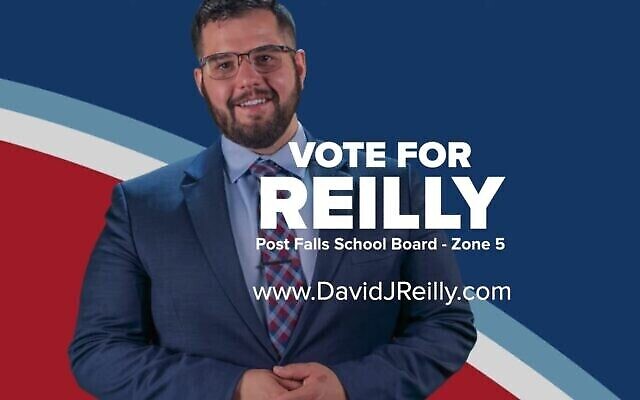 Une photo de campagne de David Reilly, qui s'était présenté aux élections d'un conseil scolaire dans l’ouest de l’Idaho, en 2021. (YouTube via la JTA) Une photo de campagne de David Reilly, qui s'était présenté aux élections d'un conseil scolaire dans l’ouest de l’Idaho, en 2021. (YouTube via la JTA)