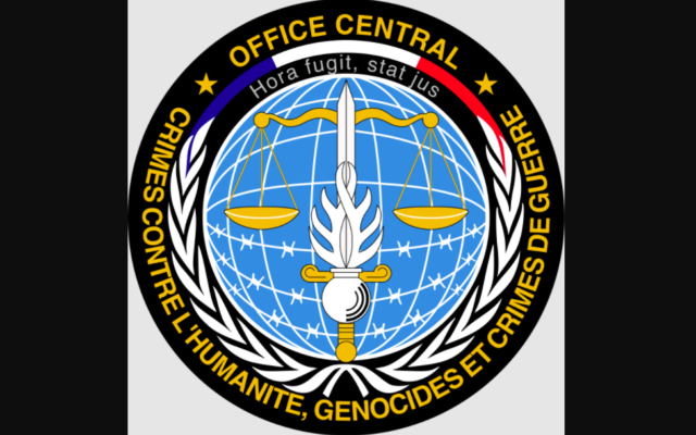 Emblème de l'Office central de lutte contre les crimes contre l'humanité, les génocides et les crimes de guerre. (Crédit : Gendarmerie Nationale Française / Vector graphic : Futurhit12 / Domaine public)
