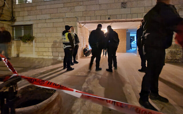 La scène d'un meurtre présumé à Jérusalem, le 21 mars 2022. (Crédit : Police israélienne)