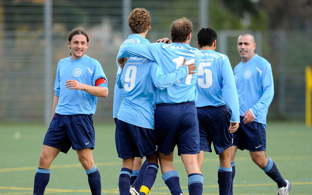 Des joueurs allemands du Makkabi lors d'un match à Francfort, le 1er novembre 2009. (Crédit : Thorsten Wagner/Bongarts/Getty Images/JTA)