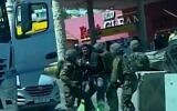 Des soldats de Tsahal auraient agressé un camionneur arabe israélien dans le village palestinien de Hizma, près de Jérusalem. (Crédit: Capture d'écran ; conformément à la clause 27a de la loi sur le droit d'auteur)