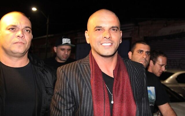 Eyal Golan arrivant à un concert à Tel Aviv le 14 novembre 2013. (Crédit : Gideon Markowicz/Flash90)