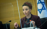 Idit Silman, à la tête de la Commission de la Santé, à la Knesset, le parlement israélien de Jérusalem, le 28 février 2022. (Crédit : Yonatan Sindel/Flash90)