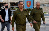 Le chef d'état-major de l'armée israélienne, Aviv Kohavi, aperçu après une réunion avec le ministre de la Défense Benny Gantz au quartier général du commandement central de Tsahal à Jérusalem, le 30 mars 2022. (Crédit : Olivier Fitoussi/Flash90)