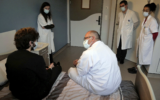Photo d'illustration : Un hôpital psychiatrique en France pendant la pandémie. (Crédit : AP Photo/ Thibault Camus)