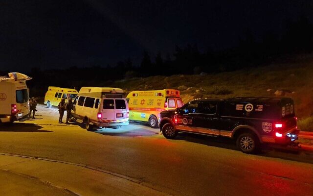 La scène où un adolescent palestinien a été tué après avoir jeté un cocktail molotov sur les soldats à Husan, le 13 avril 2022. (Crédit :IItzik Itach/Rescuers Without Borders)