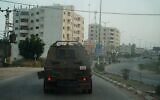 Les troupes israéliennes mènent des raids en Cisjordanie, le 27 avril 2022. (Crédit : Armée israélienne)
