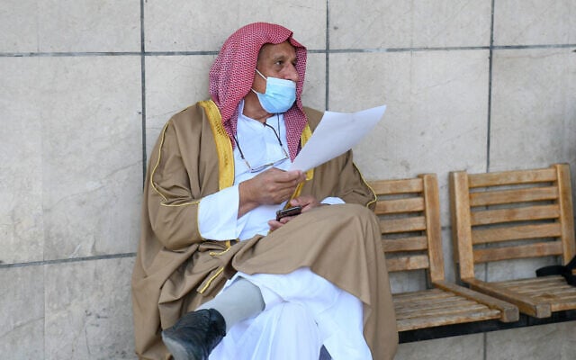 Le cheikh Yusuf Albaz lors d'une audience au tribunal de première instance de Rishon Lezion, le 28 octobre 2021. (Crédit: Flash90) Le cheikh Yusuf Albaz lors d'une audience au tribunal de première instance de Rishon Lezion, le 28 octobre 2021. (Crédit: Flash90)