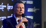 Yuli Edelstein prend la parole lors d’une conférence à Herzliya, le 23 novembre 2021. (Crédit : Avshalom Sassoni/Flash90)