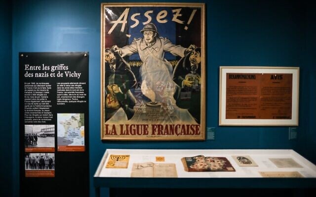 Vue générale de l'exposition "Candélabre" Aristides de Sousa Mendes, un consul en résistance" qui se tient au musée d'Aquitaine jusqu'au 2 octobre 2022. (Crédit : Thibaud MORITZ / AFP)