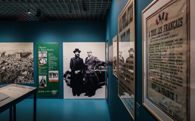 Vue générale de l'exposition "Candélabre" Aristides de Sousa Mendes, un consul en résistance" qui se tient au musée d'Aquitaine jusqu'au 2 octobre 2022. (Crédit : Thibaud MORITZ / AFP)
