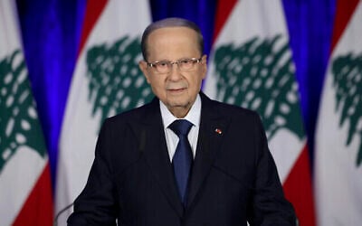 Le président libanais Michel Aoun s'exprime lors d'un discours à la nation au palais présidentiel, à Baabda, à l'est de Beyrouth, au Liban, le 21 novembre 2019. (Crédit : Dalati Nohra/AP)