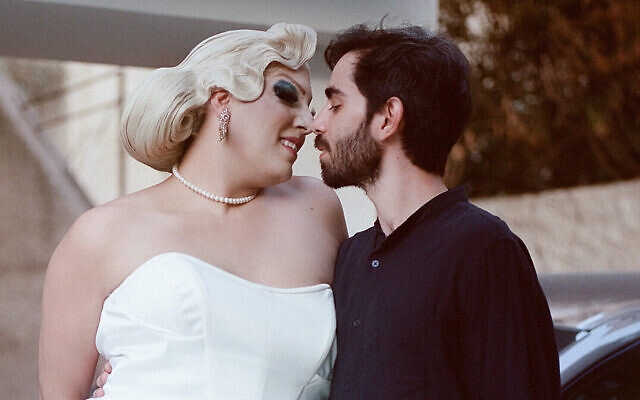 Taquila Coaster et Adam Cicelsky pour le projet de photographie 'LGBTQ+ LOVE' de Michael Liani (Crédit : Michael Liani)
