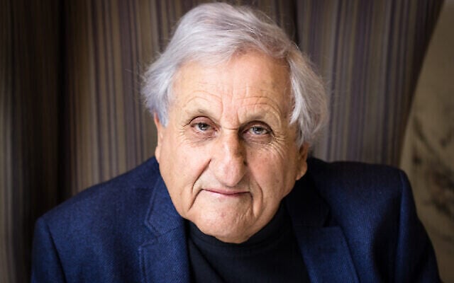 L'auteur israélien A.B. Yehoshua. (Crédit : Avec l’aimable autorisation de Rafaela Fahn Schoffman)