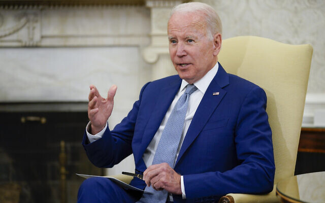 Le président Joe Biden dans le bureau ovale de la Maison Blanche, le 31 mai 2022 à Washington. (Crédit : AP Photo/Evan Vucci, File)