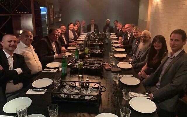 Une délégation de 12 industriels et hommes d'affaires égyptiens lors d'une visite en Israël dans le cadre du protocole QIZ de 2004, le 20 juin 2022. (Crédit: Autorisation)