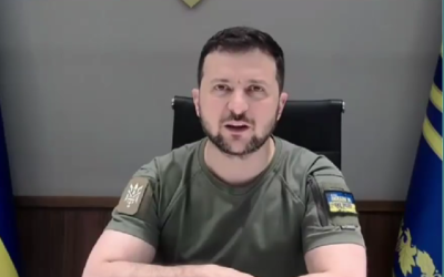 Le président ukrainien Volodymyr Zelensky s'adresse aux étudiants de l'Université hébraïque par visioconférence, le 23 juin 2022. (Crédit: Capture d'écran)