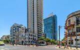 Une vue d'un carrefour de la rue Allenby à Tel Aviv. (Crédit: rglinsky/iStock/Getty Images)