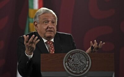 Le président mexicain Andres Manuel Lopez Obrador s'exprime lors de sa conférence de presse quotidienne à Mexico, le 6 juin 2022. (Crédit : Pedro Pardo/AFP)