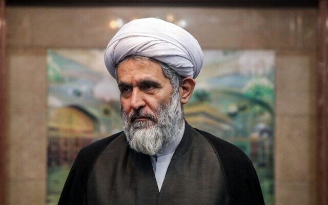 Hossein Taeb, ex-chef de l’appareil de renseignement du Corps des Gardiens de la révolution islamique (CGRI), lors d’une réunion à Téhéran, le 24 juin 2018. (Crédit : Hamed Malekpour/Tasnim News/AFP)