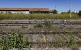 Le centre de mémoire de la gare de Pithiviers, désaffectée, après sa réhabilitation en nouveau site de mémoire de la Shoah , à Pithiviers, le 11 juillet 2022. (Crédit : Geoffroy Van der Hasselt / AFP)-