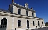 Le centre de mémoire de la gare de Pithiviers après sa réhabilitation en nouveau site de mémoire de la Shoah , à Pithiviers, le 11 juillet 2022. (Crédit : Geoffroy Van der Hasselt / AFP)