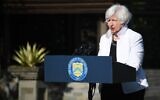 La secrétaire américaine au Trésor, Janet Yellen, s'exprimant lors d'une conférence de presse avant de participer à la réunion des ministres des Finances du G20 à Nusa Dua, sur l'île balnéaire indonésienne de Bali, le 14 juillet 2022. (Crédit : Sonny Tumbelaka/AFP)