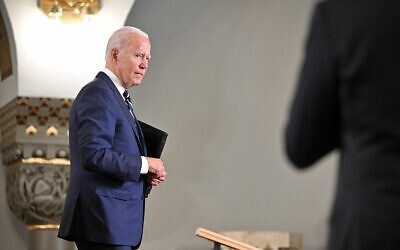 Le président américain Joe Biden après un discours lors d'une visite à l'hôpital Augusta Victoria à Jérusalem, le 15 juillet 2022. (Crédit : Mandel NGAN / AFP)