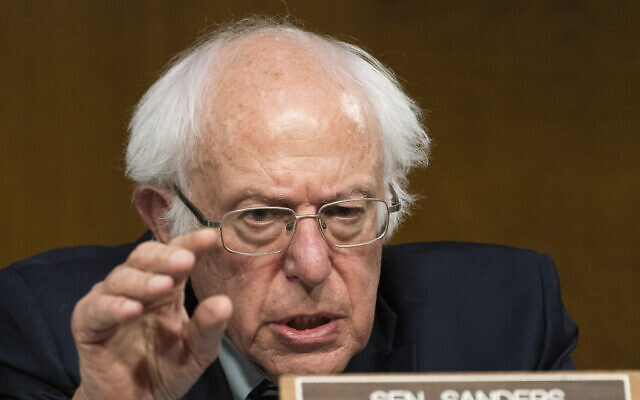 Le sénateur Bernie Sanders,lors d'une audience de la commission sénatoriale de la santé, de l'éducation, du travail et des pensions, au Capitole à Washington, le 16 juin 2022. (Crédit : Manuel Balce Ceneta/AP) Le sénateur Bernie Sanders,lors d'une audience de la commission sénatoriale de la santé, de l'éducation, du travail et des pensions, au Capitole à Washington, le 16 juin 2022. (Crédit : Manuel Balce Ceneta/AP)