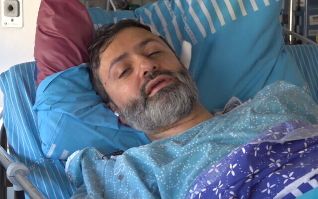 Yitzhak Dahan, 47 ans, blessé dans un attentat terroriste entre Bnei Brak et Givat Shmuel, s'exprime sur la Douzième chaîne, le 6 juillet 2022. (Capture d'écran : Douzième chaîne) Yitzhak Dahan, 47 ans, blessé dans un attentat terroriste entre Bnei Brak et Givat Shmuel, s'exprime sur la Douzième chaîne, le 6 juillet 2022. (Capture d'écran : Douzième chaîne)