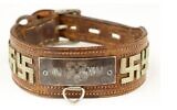 Collier de chien qui aurait appartenu au terrier écossais d’Eva Braun, la femme d’Adolf Hitler, tel qu'affiché sur le site internet d’Alexander Historical Auctions, le 28 juillet 2022. ( Crédit : Alexander Historical Auctions)
