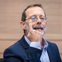 Moshe Feiglin lors d'une réunion de la Commission de la santé à la Knesset, à Jérusalem, le 16 novembre 2021. (Crédit :  Olivier Fitoussi/Flash90)