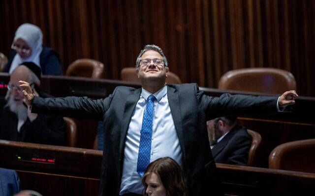 Le politicien d'extrême droite, Itamar Ben Gvir lors d'une session plénière à la Knesset, à Jérusalem, le 20 juin 2022. (Crédit : Yonatan Sindel/Flash90)