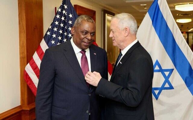 Le ministre de la Défense Benny Gantz, à droite, rencontre son homologue américain Lloyd Austin au Pentagone, le 19 mai 2022. (Crédit : Shmulik Almany/GPO) Le ministre de la Défense Benny Gantz, à droite, rencontre son homologue américain Lloyd Austin au Pentagone, le 19 mai 2022. (Crédit : Shmulik Almany/GPO)