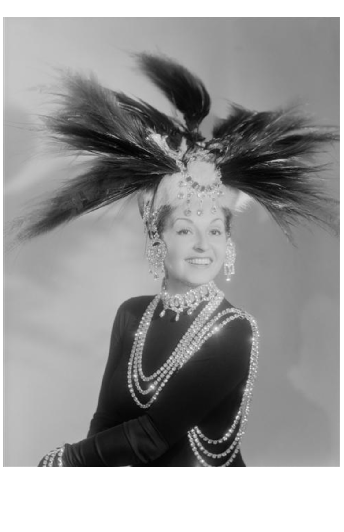 Photographie Harcourt de Nita Raya en 1934. (Crédit : Collection personnelle de Grégoire Akcelrod) Photographie Harcourt de Nita Raya en 1934. (Crédit : Collection personnelle de Grégoire Akcelrod)
